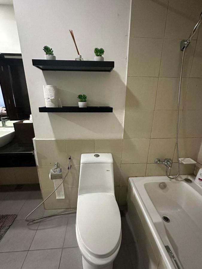 Suites De Marina Manila With Netflix Екстериор снимка