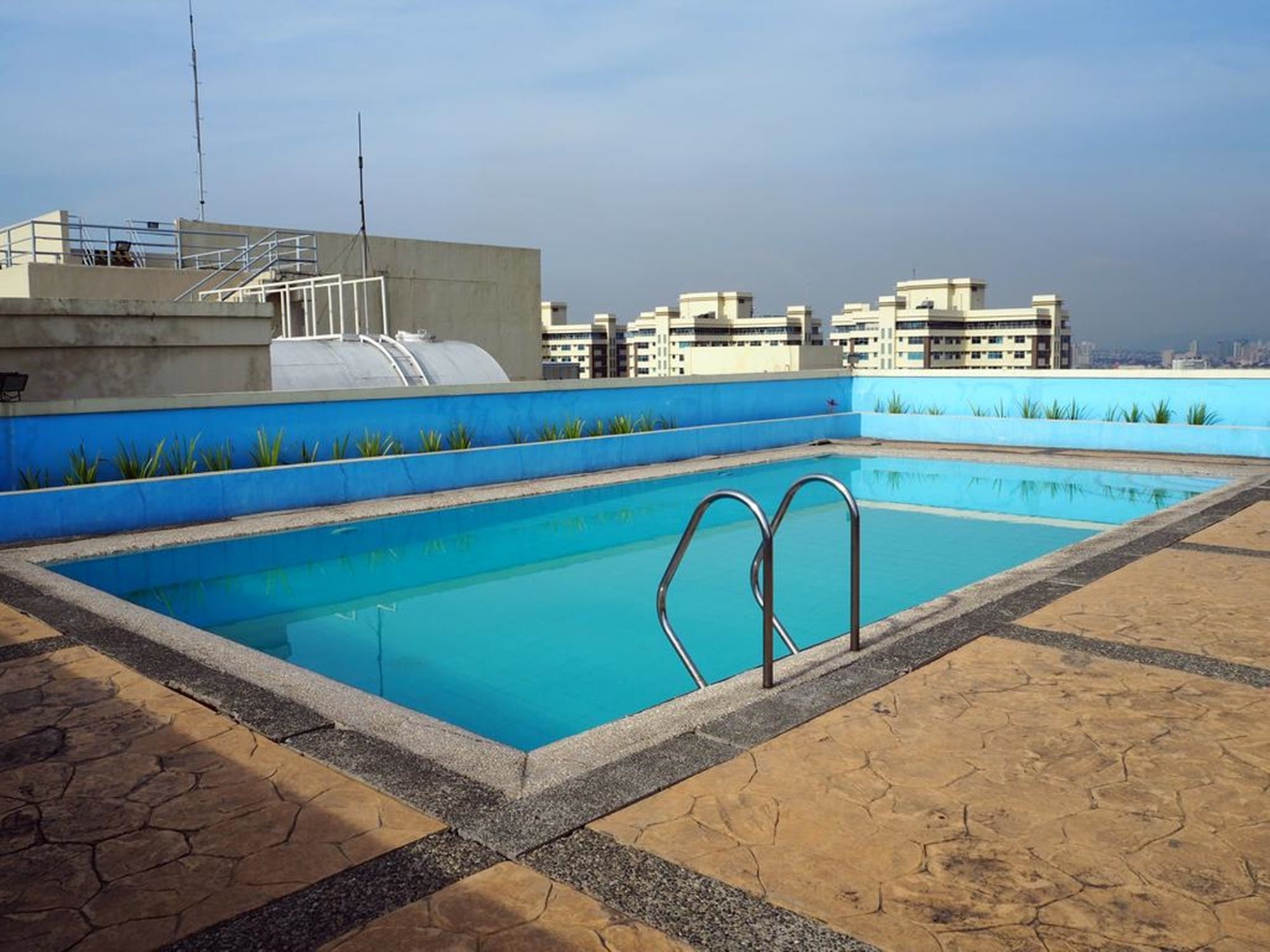 Suites De Marina Manila With Netflix Екстериор снимка